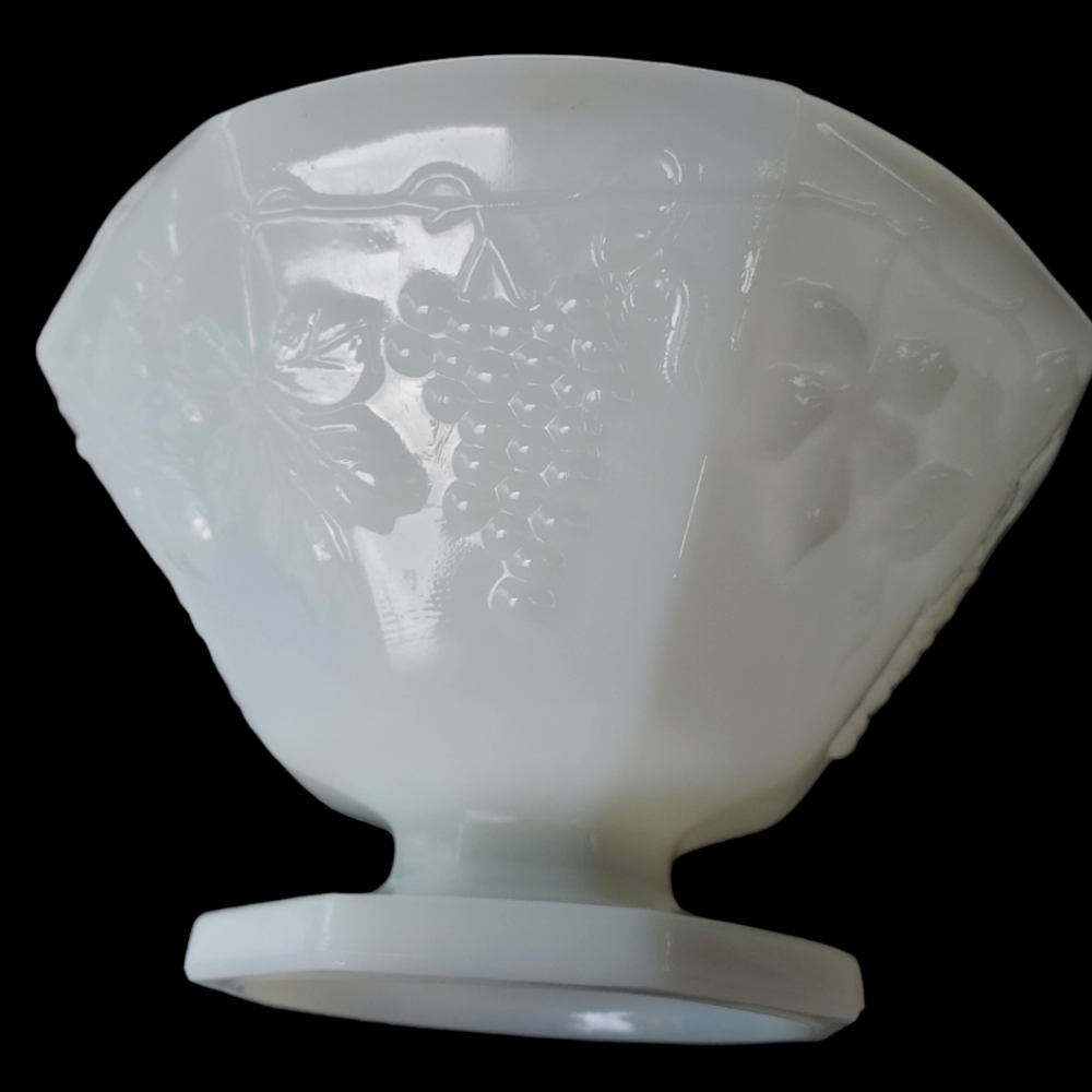 EC Vintage Anchor Hocking Footed Bowl/ Milk Glass/ 1970s/ Traditional